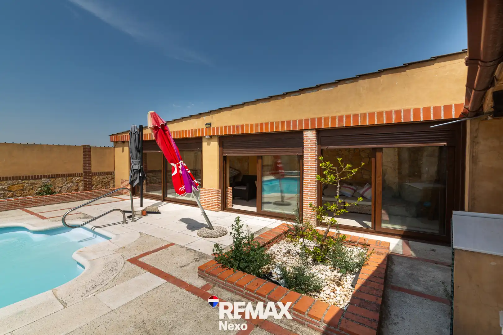 Terrassa de Casa o xalet en venda en Renedo de Esgueva amb Aire condicionat, Calefacció i Jardí privat