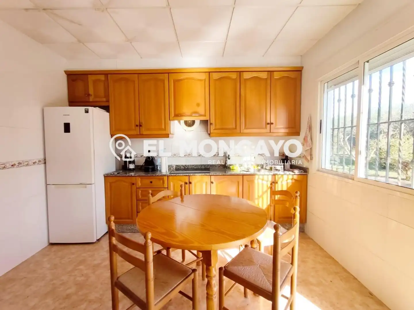 Cuina de Casa o xalet en venda en Elche / Elx amb Aire condicionat, Calefacció i Jardí privat