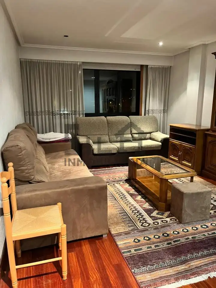 Living room of Flat for rent in Ourense Capital   with Heating, Parquet flooring and Furnished