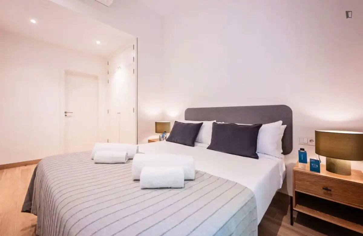 Habitación de Apartamento de alquiler en Barcelona con Amueblado, Horno y Lavadora
