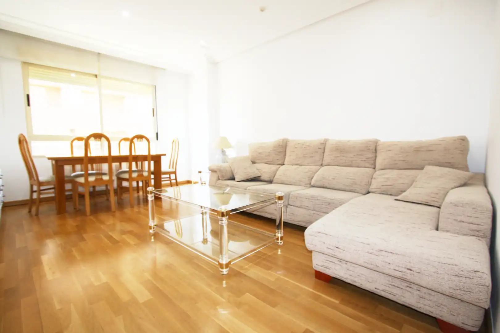 Sala de estar de Piso en venta en Albacete con Calefacción, Parquet y Amueblado