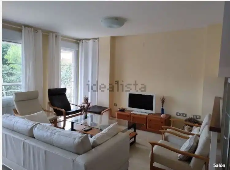 Sala d'estar de Casa adosada de lloguer en Mutxamel amb Aire condicionat, Calefacció i Jardí privat