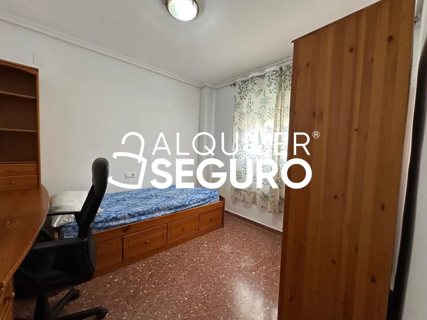 Bedroom of Flat for rent in Torrent  with Air Conditioner and Furnished