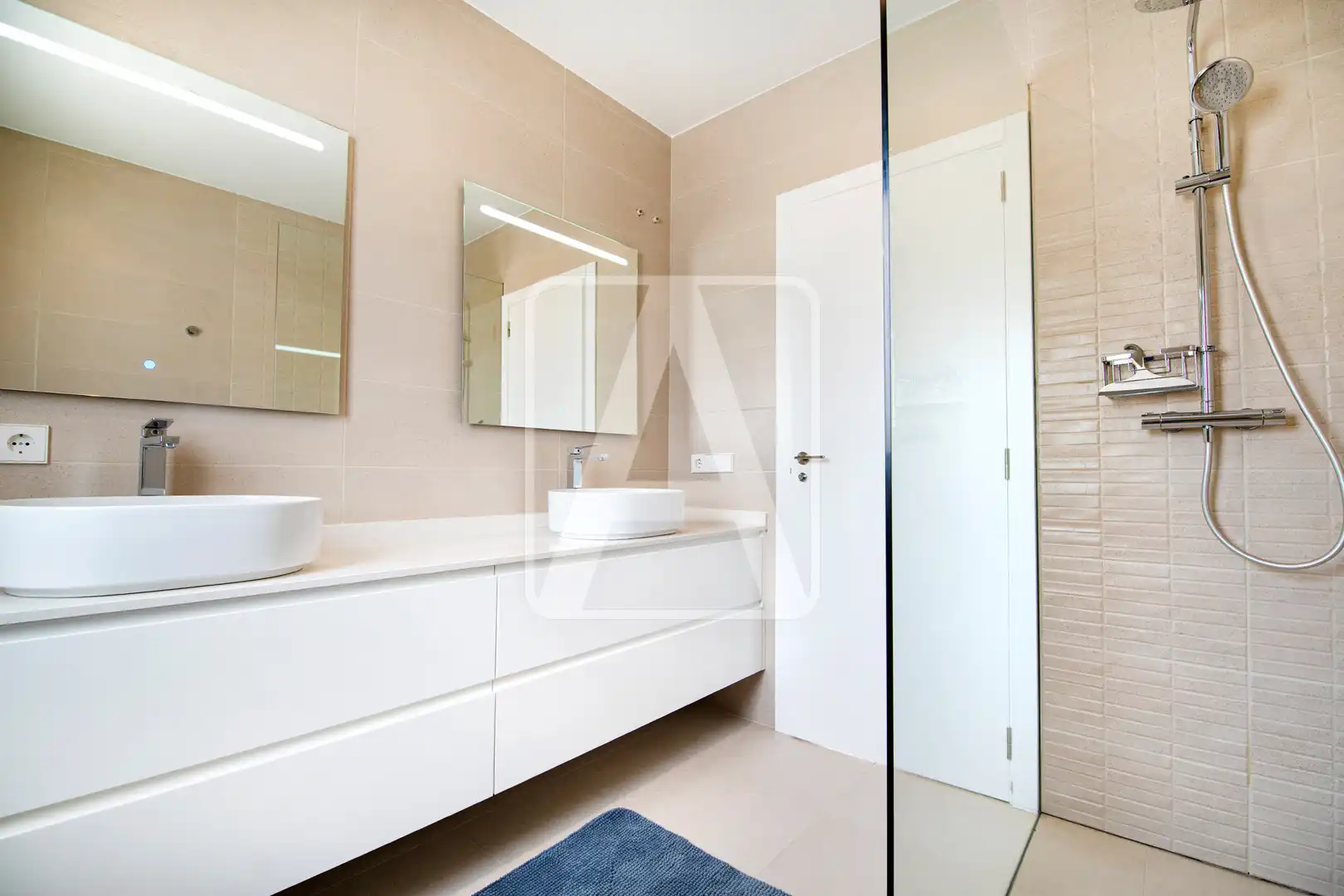 Chalet con piscina en venta en Marisol Park - Ortembach - Los Almendros, imagen 23