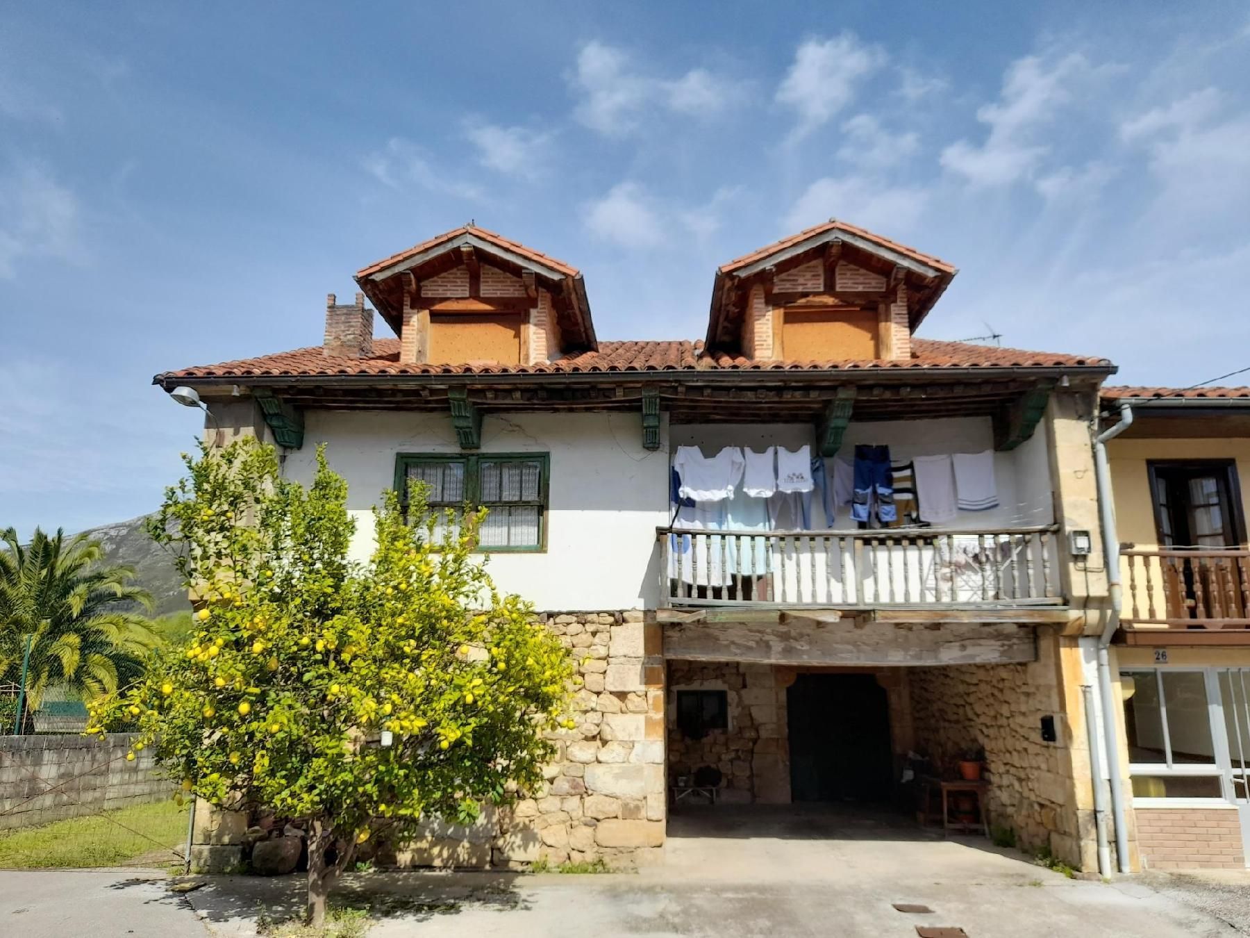 Exterior view of House or chalet for sale in San Felices de Buelna