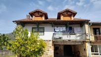 Vista exterior de Casa o xalet en venda en San Felices de Buelna