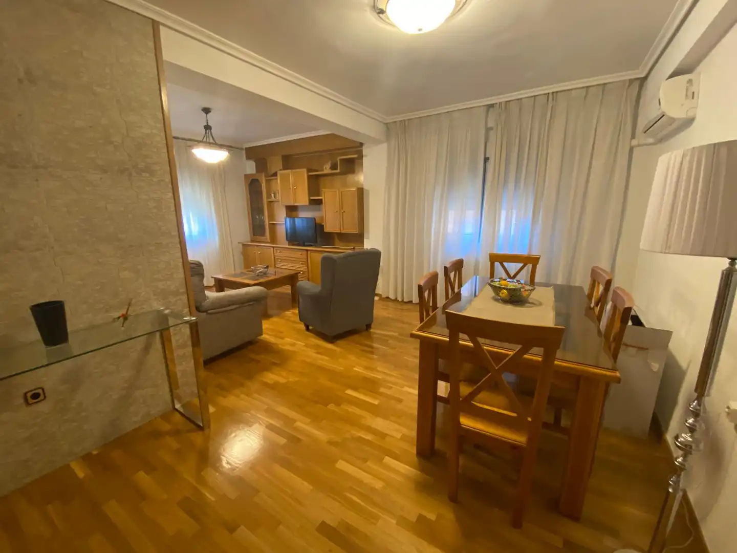 Sala d'estar de Pis de lloguer en Albacete amb Aire condicionat, Calefacció i Parquet