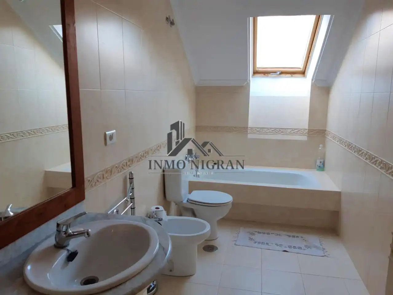 Badezimmer von Wohnungen zur Miete in Nigrán mit Möbliert