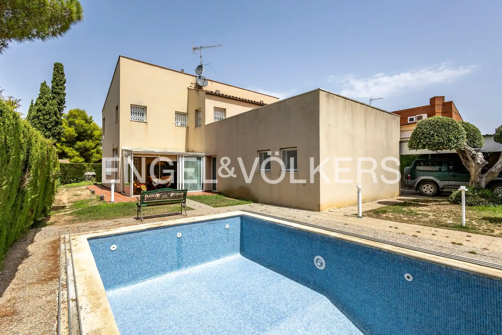 Vista exterior de Casa o xalet en venda en Pacs del Penedès amb Calefacció, Jardí privat i Terrassa