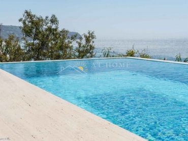 Xalet amb piscina en venda a La Herradura