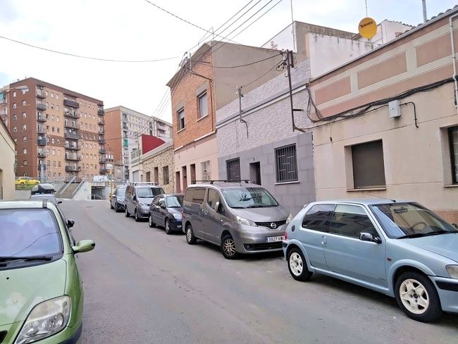 Exterior view of Single-family semi-detached for sale in Sabadell