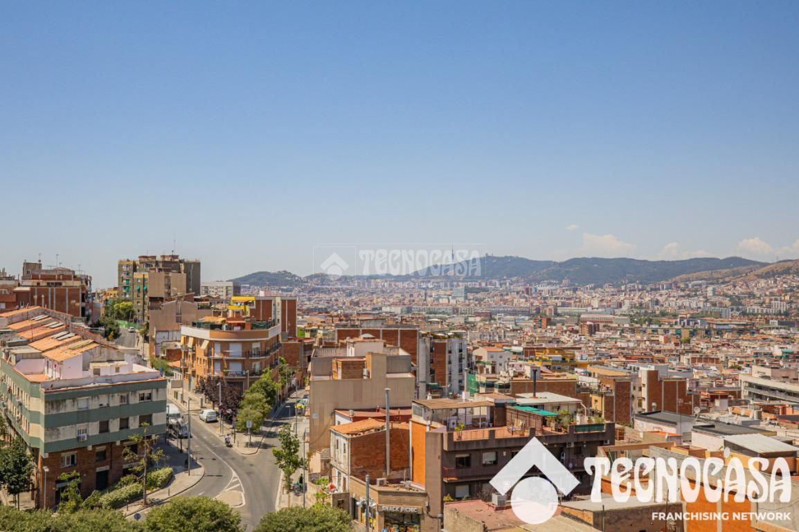 Vista exterior de Àtic en venda en Badalona