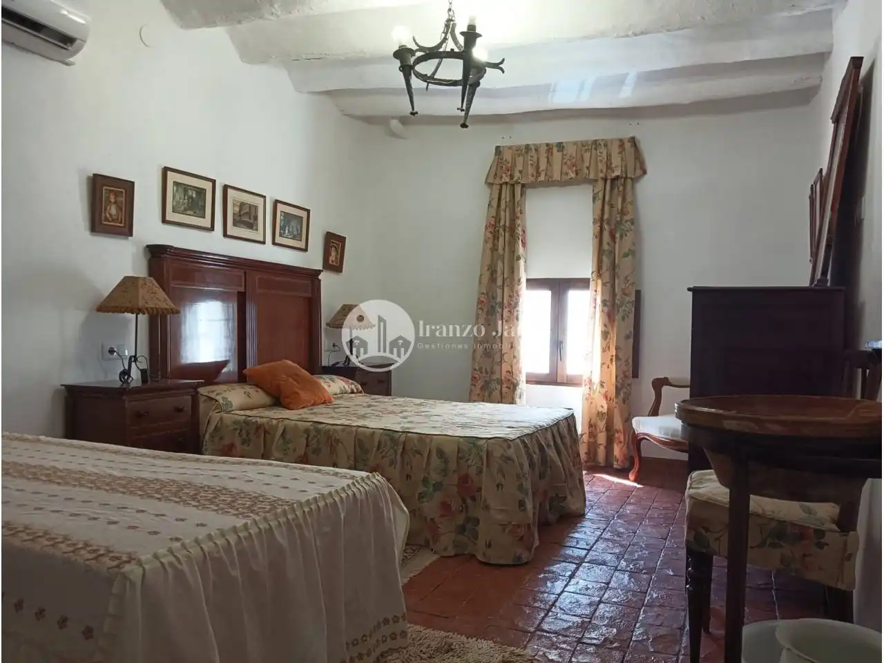 Habitación de Casa o chalet en venta en Cambil con Aire acondicionado y Terraza