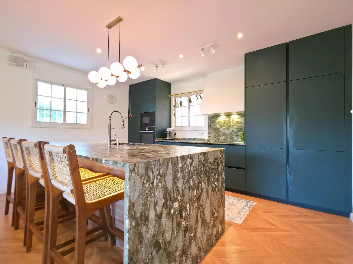 Cocina de Casa o chalet en venta en Corbera de Llobregat con Aire acondicionado, Calefacción y Jardín privado
