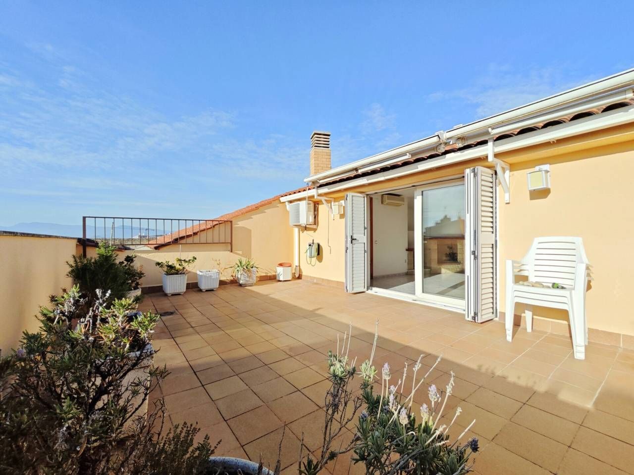 Terrace of Duplex to rent in Manresa  with Air Conditioner, Heating and Terrace