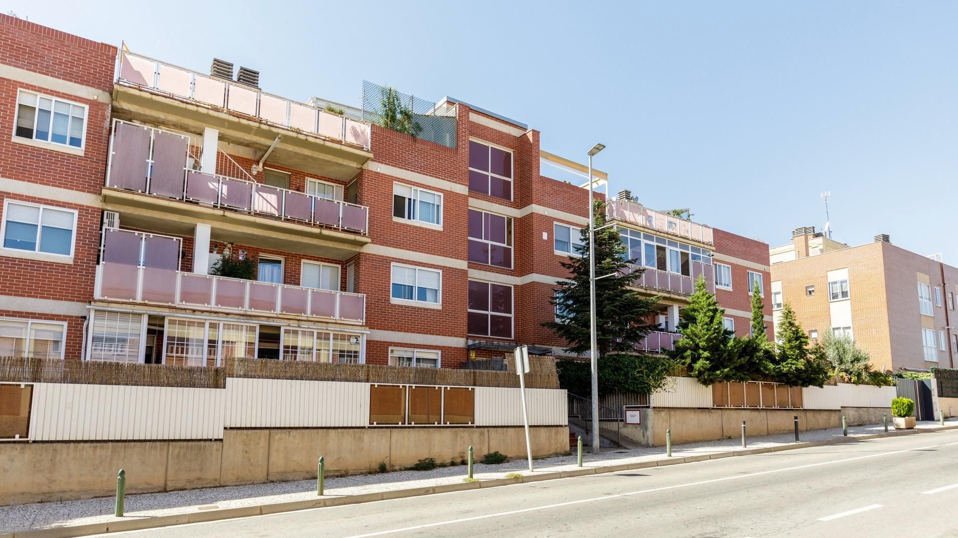 Außenansicht von Wohnung zum verkauf in Cuarte de Huerva mit Klimaanlage, Heizung und Privatgarten