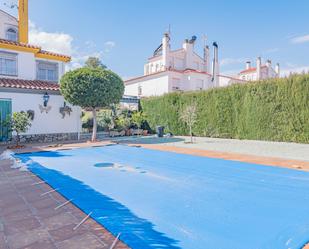 Piscina de Casa adosada en venda en Peligros amb Aire condicionat, Calefacció i Jardí privat