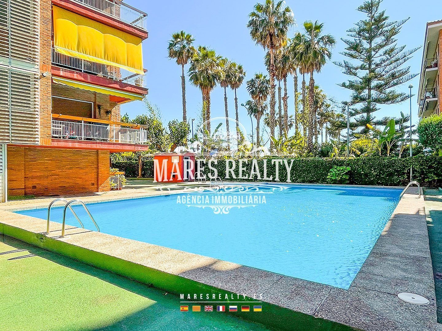 Exterior view of Flat for sale in Pineda de Mar  with Terrace, Storage room and Furnished