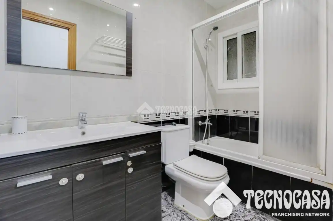 Baño de Piso en venta en Viladecans con Aire acondicionado, Calefacción y Balcón