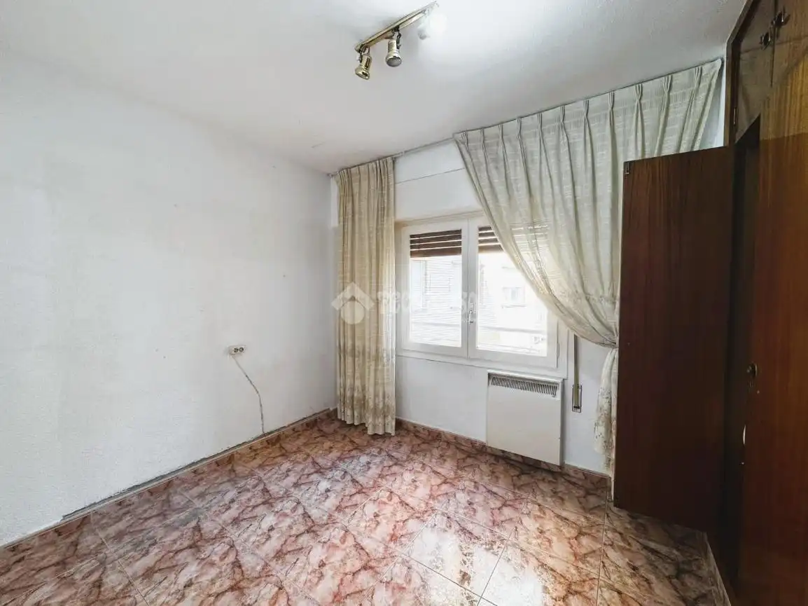 Habitación de Piso en venta en Zaragoza
