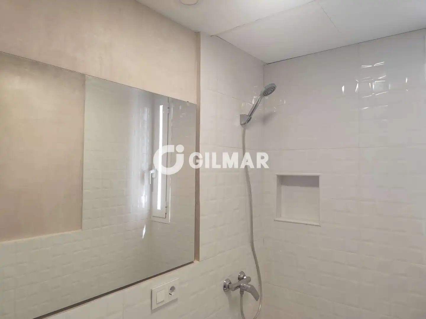 Badezimmer von Wohnung zur Miete in Sevilla mit Heizung und Möbliert