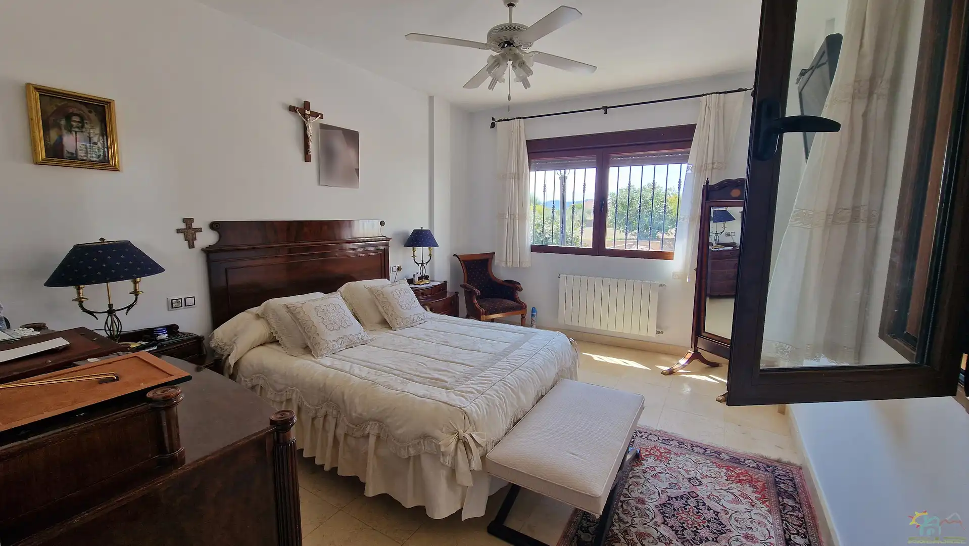 Schlafzimmer von Einfamilien-Reihenhaus zum Verkauf in Diezma mit Klimaanlage, Heizung und Privatgarten