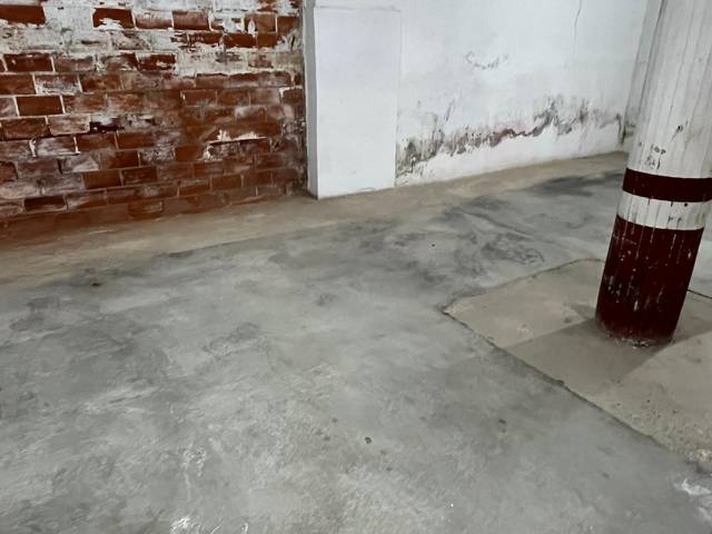 Garaje en Venta en Breda