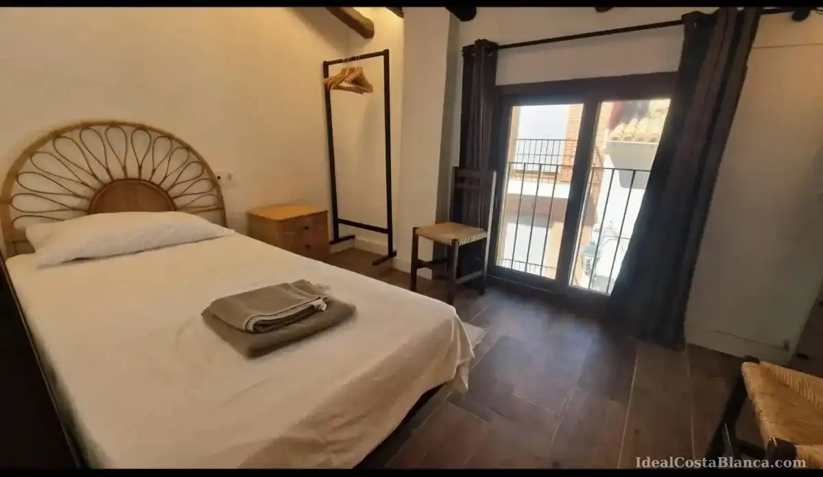 Habitación de Casa adosada en venta en Confrides, Alicante