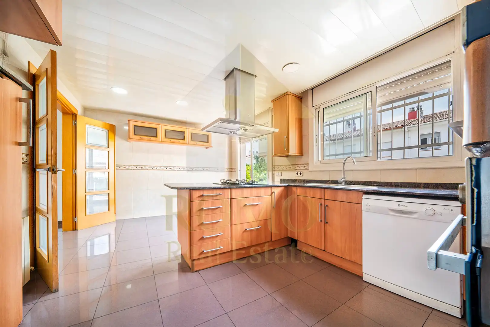 Cocina de Casa adosada en venta en Santa Perpètua de Mogoda con Balcón