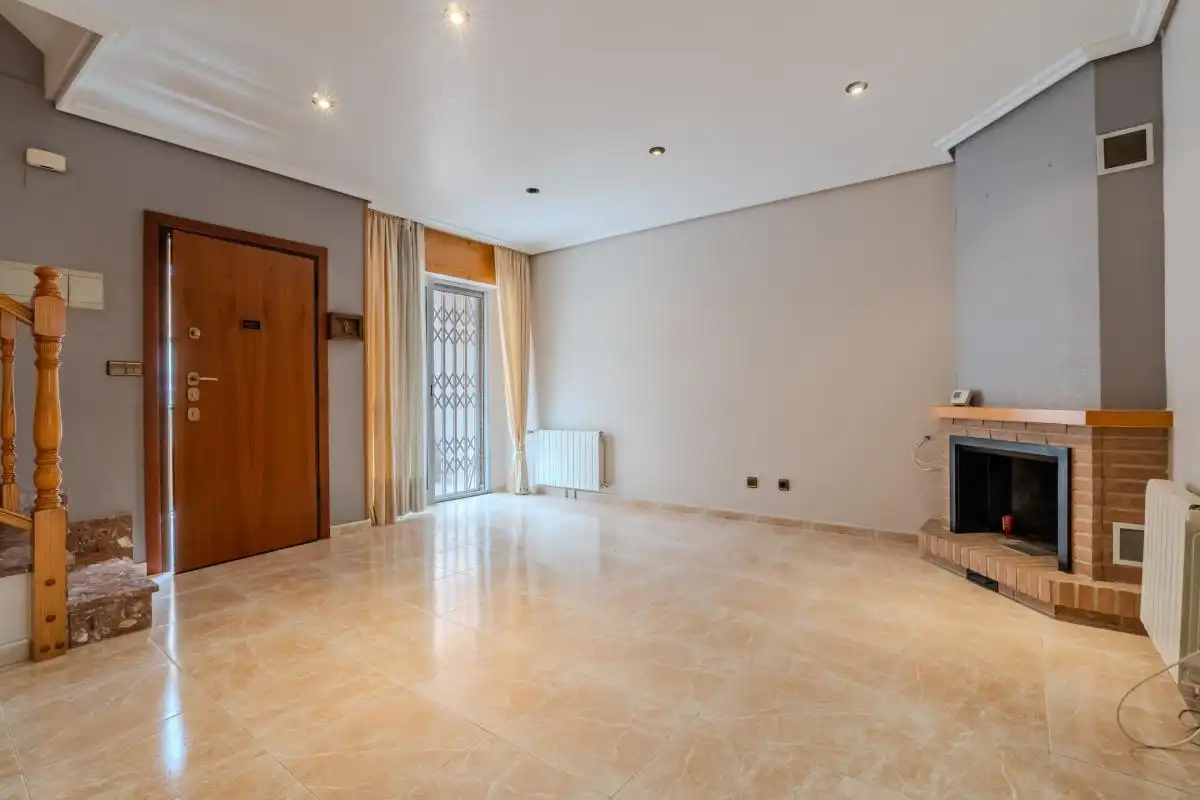 Sala d'estar de Casa adosada en venda en Murcia amb Calefacció, Jardí privat i Terrassa