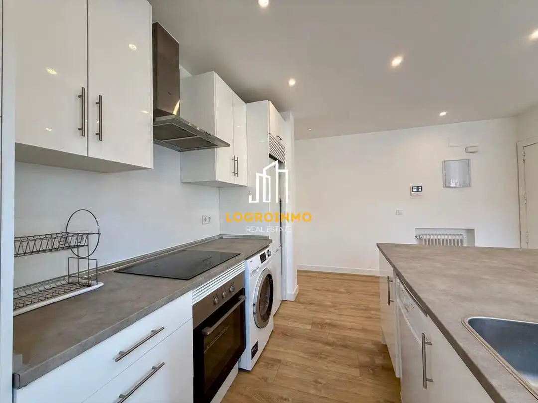 Cocina de Piso de alquiler en  Logroño con Calefacción y Balcón