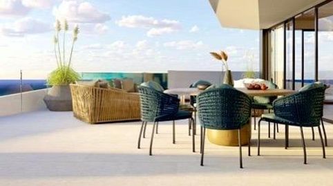 MAJESTUOSA PLANTA BAJA ELEVADA Y EN ESQUINA, CON 230M2 ENTRE TERRAZAS Y JARDIN., imatge 3