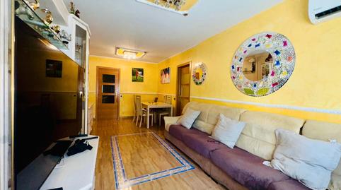 Foto 2 de Piso en venta en Calle de Alzola, Orcasitas, Madrid