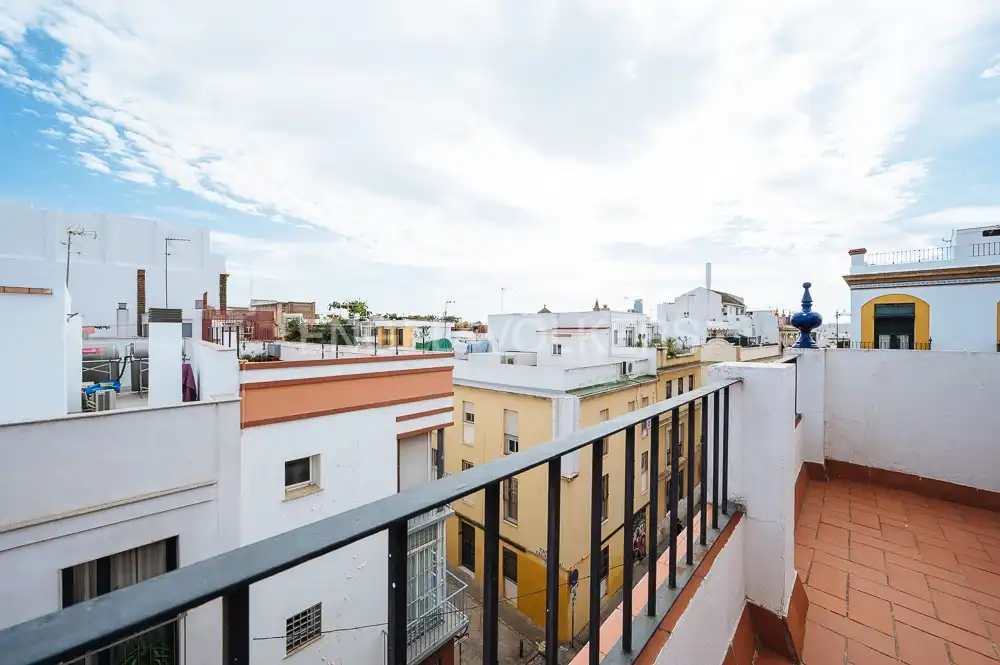 Vista exterior de Casa o xalet en venda en Sevilla amb Aire condicionat, Calefacció i Balcó