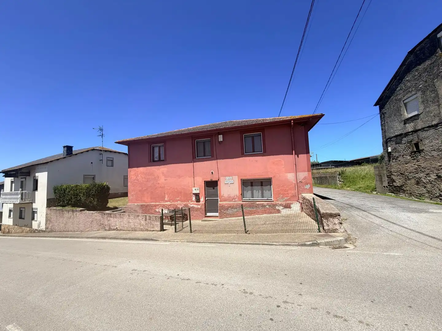 Vista exterior de Casa o chalet en venta en Navia con Calefacción, Terraza y Trastero