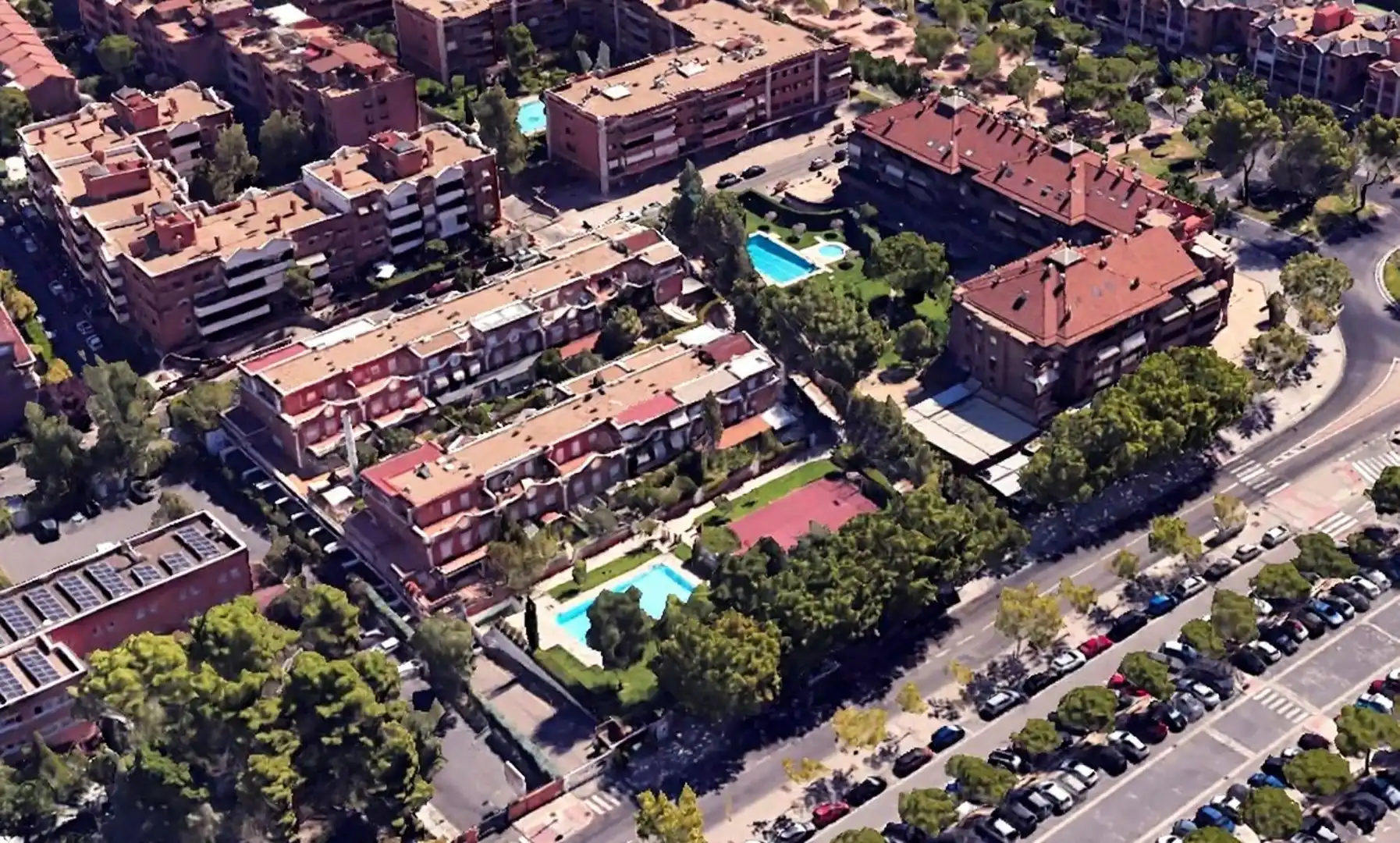 Vista exterior de Casa adosada en venda en Pozuelo de Alarcón amb Calefacció, Jardí privat i Terrassa