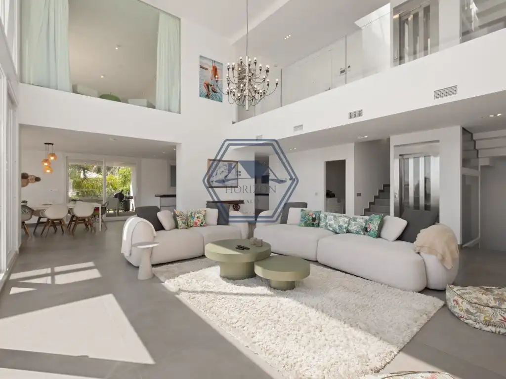 Casa con terraza en venta en Calle Nuremberg, imagen 2