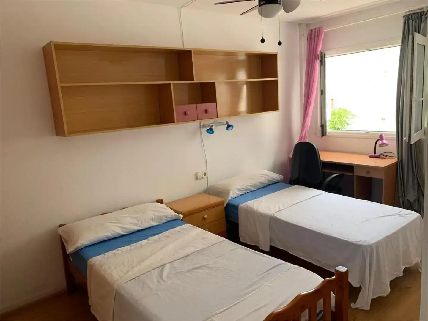Schlafzimmer von Wohnung zur Miete in Santa Eulària des Riu mit Klimaanlage und Balkon