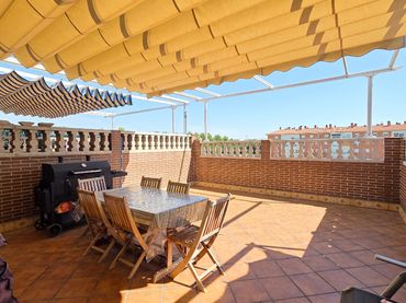 Terraced house for sale in Calle de las Hoces del Cabriel