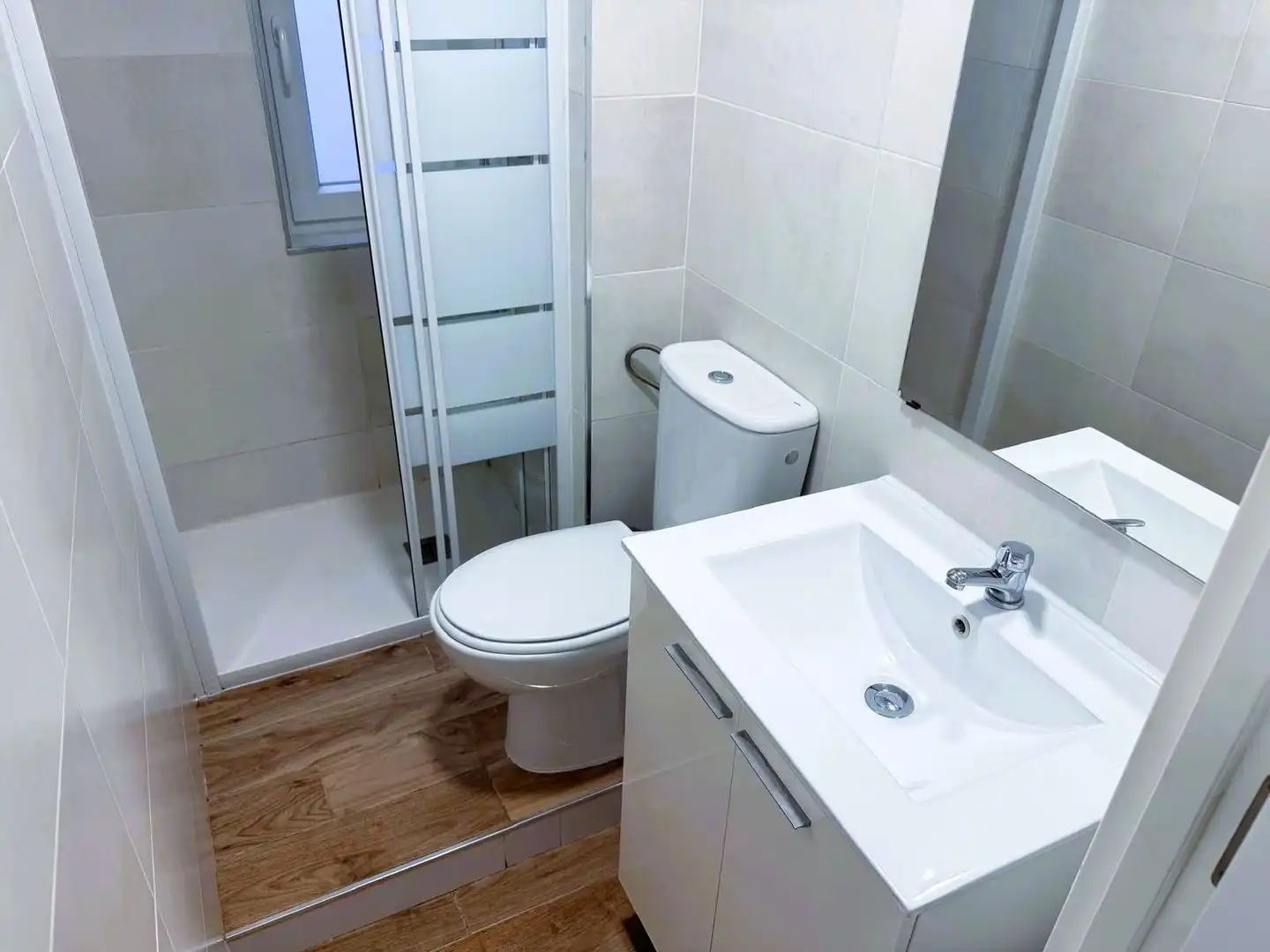 Bathroom of Flat for rent in Ronda