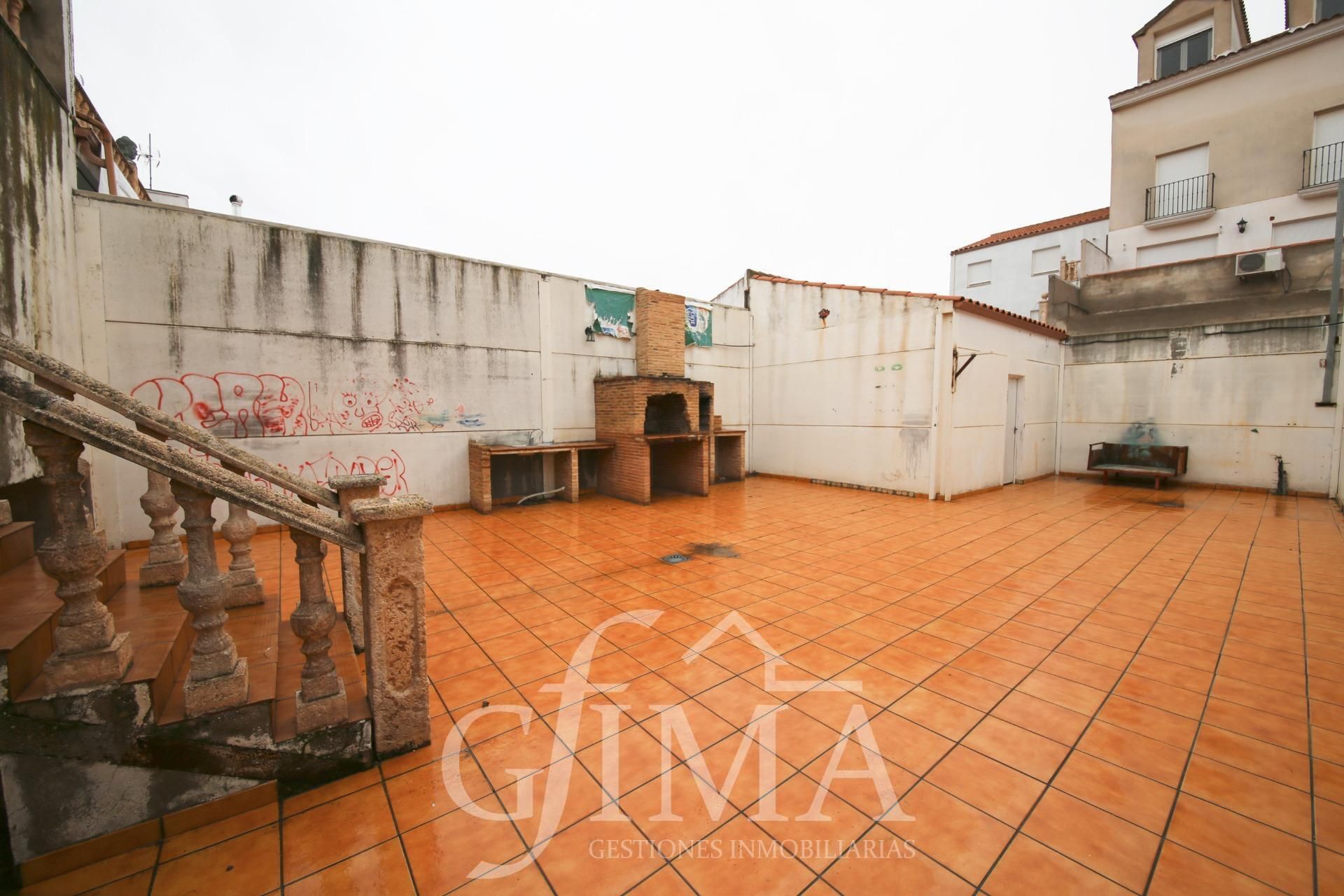 Casa adosada en venta en Herencia