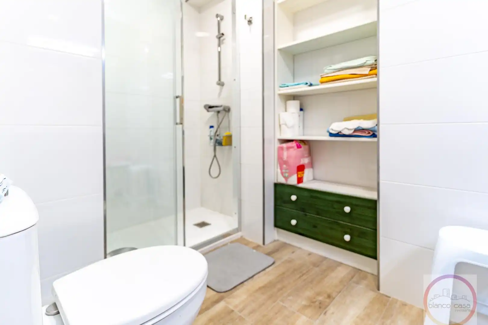 Baño de Piso en venta en A Coruña Capital  con Calefacción y Amueblado