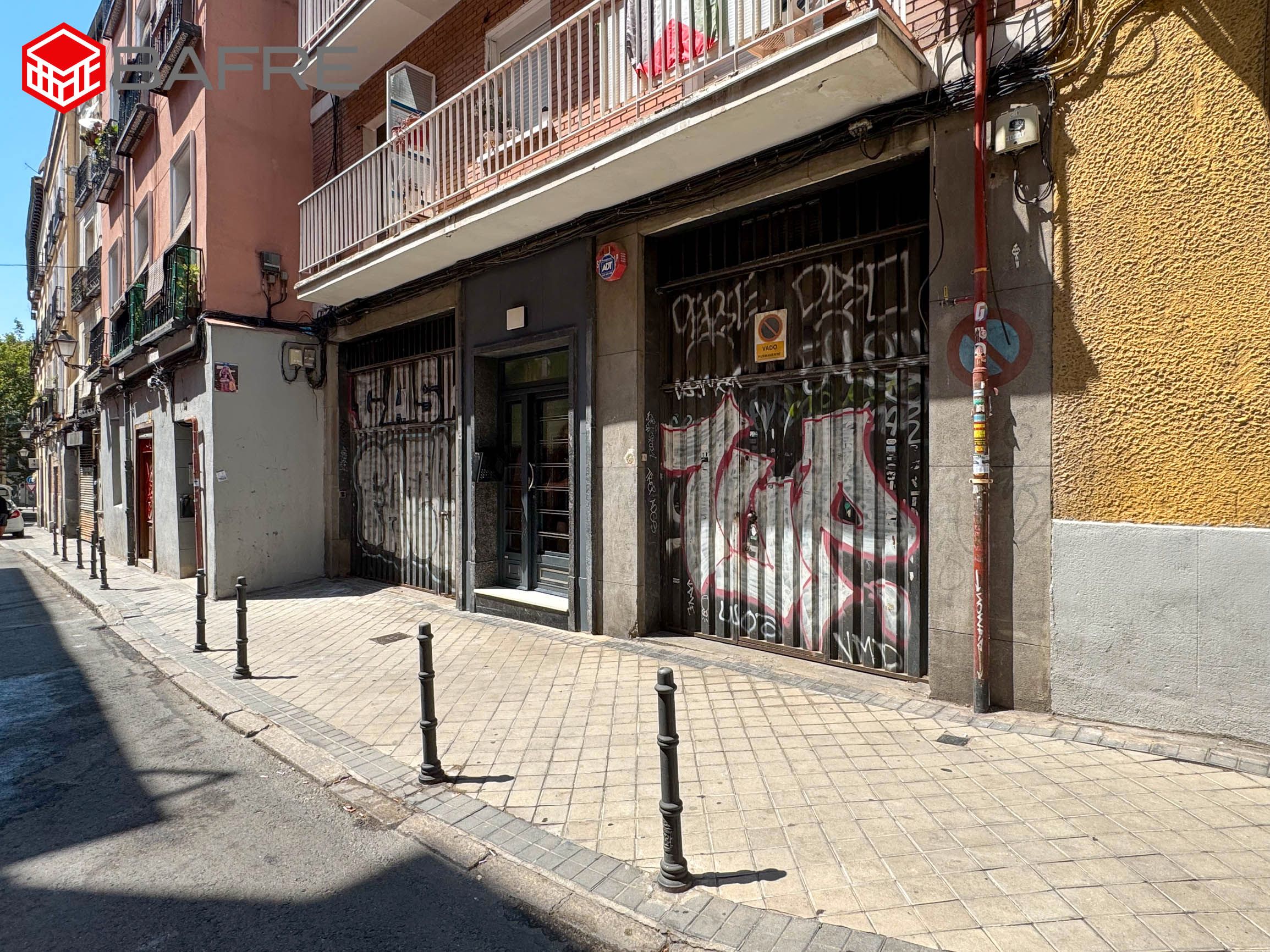 Vista exterior de Local en venta en  Madrid Capital