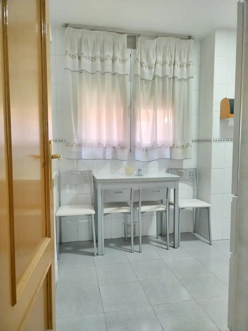 Bathroom of Flat for rent in Arganda del Rey  with Air Conditioner, Heating and Private garden