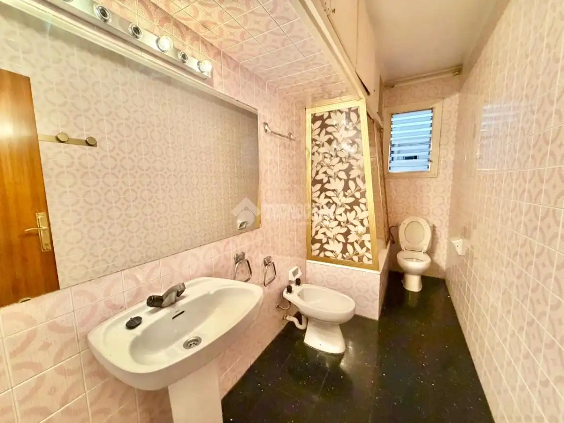 Baño de Piso en venta en Barcelona con Aire acondicionado y Balcón