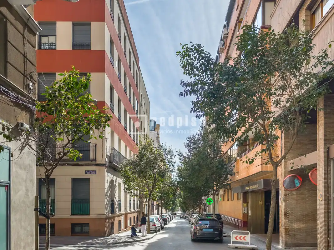 Vista exterior de Apartamento de alquiler en Madrid con Calefacción, Parquet y Terraza