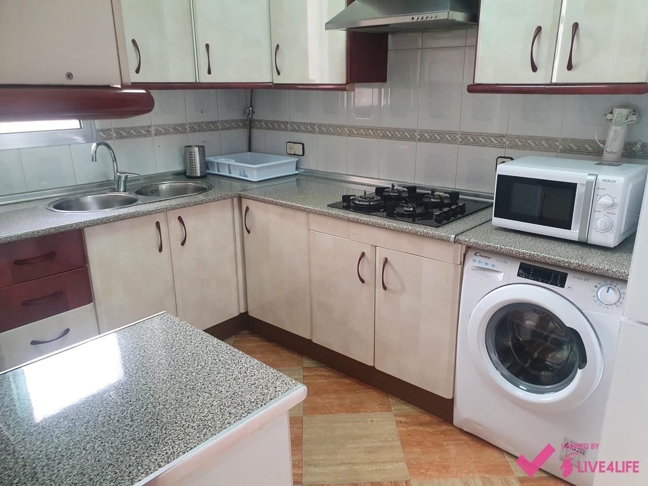 Kitchen of Planta baja to rent in  Sevilla Capital  with Air Conditioner and Furnished