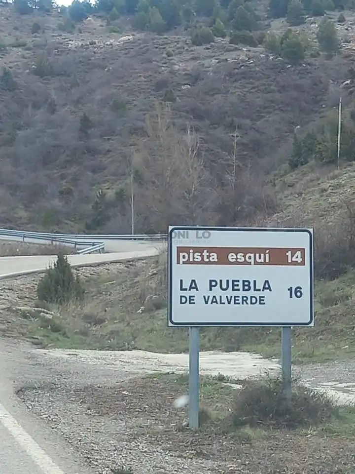 Vista exterior de Piso en venta en Camarena de la Sierra con Calefacción, Parquet y Amueblado