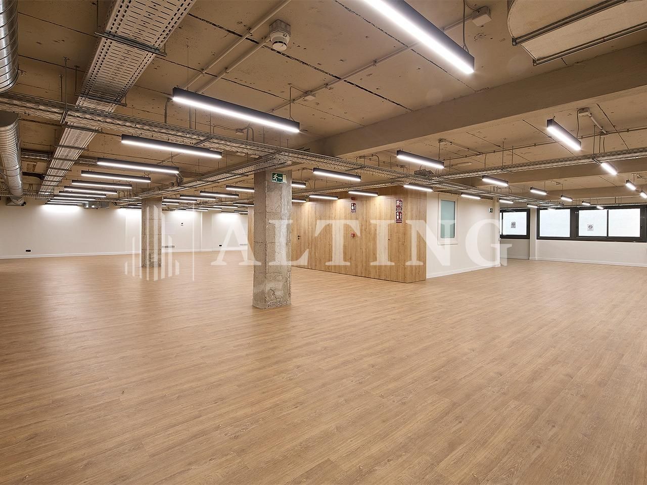 Office for rent in  Barcelona Capital  with Air Conditioner and Terrace