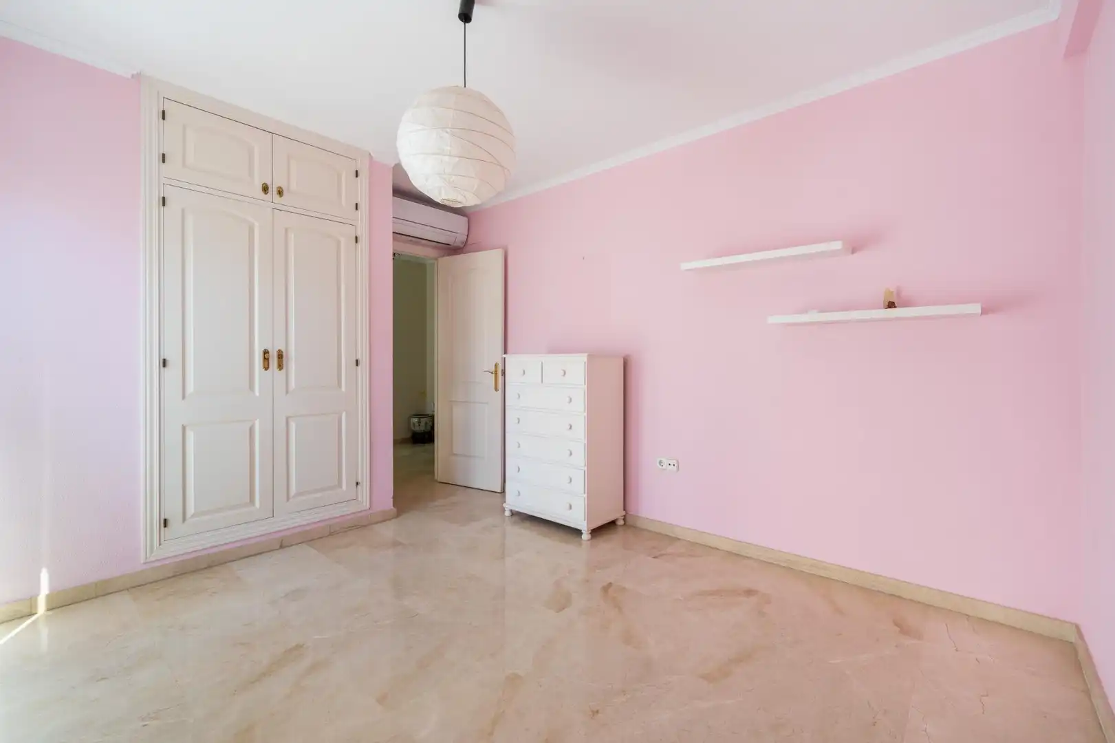 Habitación de Casa adosada en venta en Almería con Aire acondicionado, Terraza y Trastero